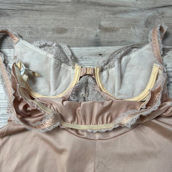 Vintage Henson Kickernick Teddy Romper Peach Satin Lace 1970s Lingerie Bridal - Picture 7 of 9
